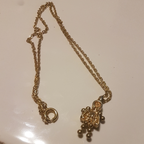 💚 Peridot Girl Necklace 👗 - Picture 8 of 8